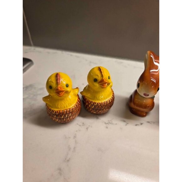 Vintage spring salt and pepper shakers and figurines made in Germany - Picture 2 of 10